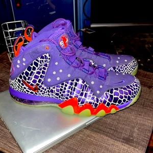 Purple size 10.5 Charles Barkleys Nike